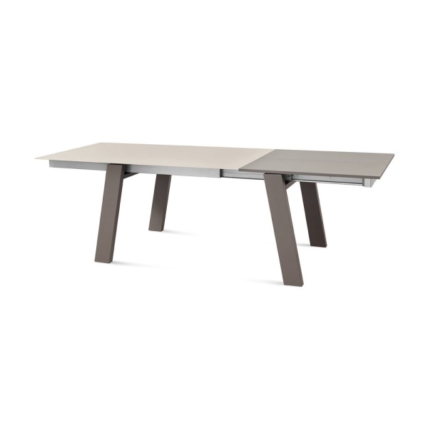 Must-Dining-Table-by-Domitalia